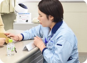 お客様と話している様子